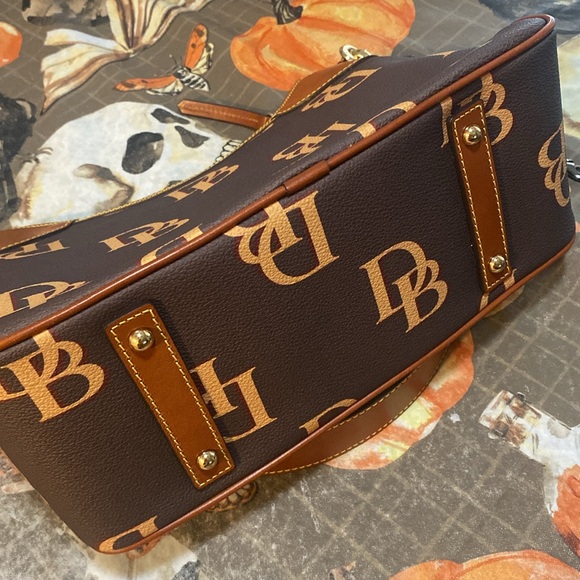 Dooney & bourke purse! - Picture 2 of 4